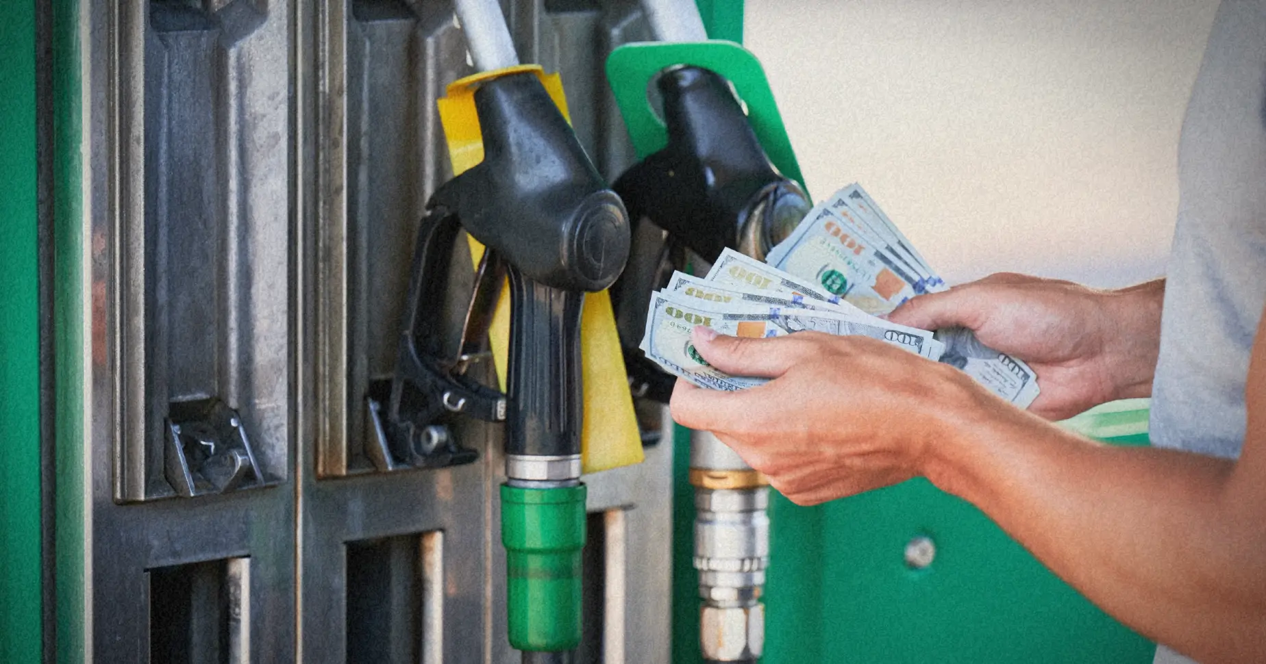 FL-Blog-FeatureImage-Complete Guide to Fleet Fuel Cost Strategy Management2x - Fuel Logic fleet fuel cost