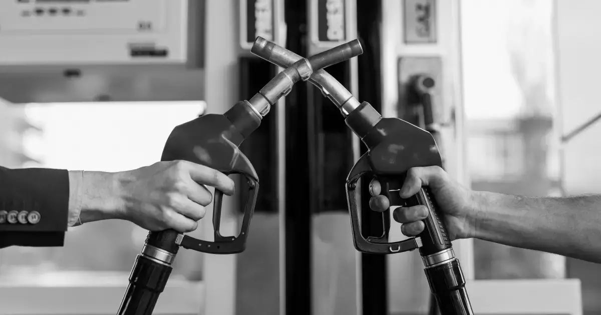 Xammis-FL-WhatistheMainDifferenceBetweenPetrolandDiesel-1200x630px-VP-06-Dec-2024-V02 - Fuel Logic Petrol and Diesel