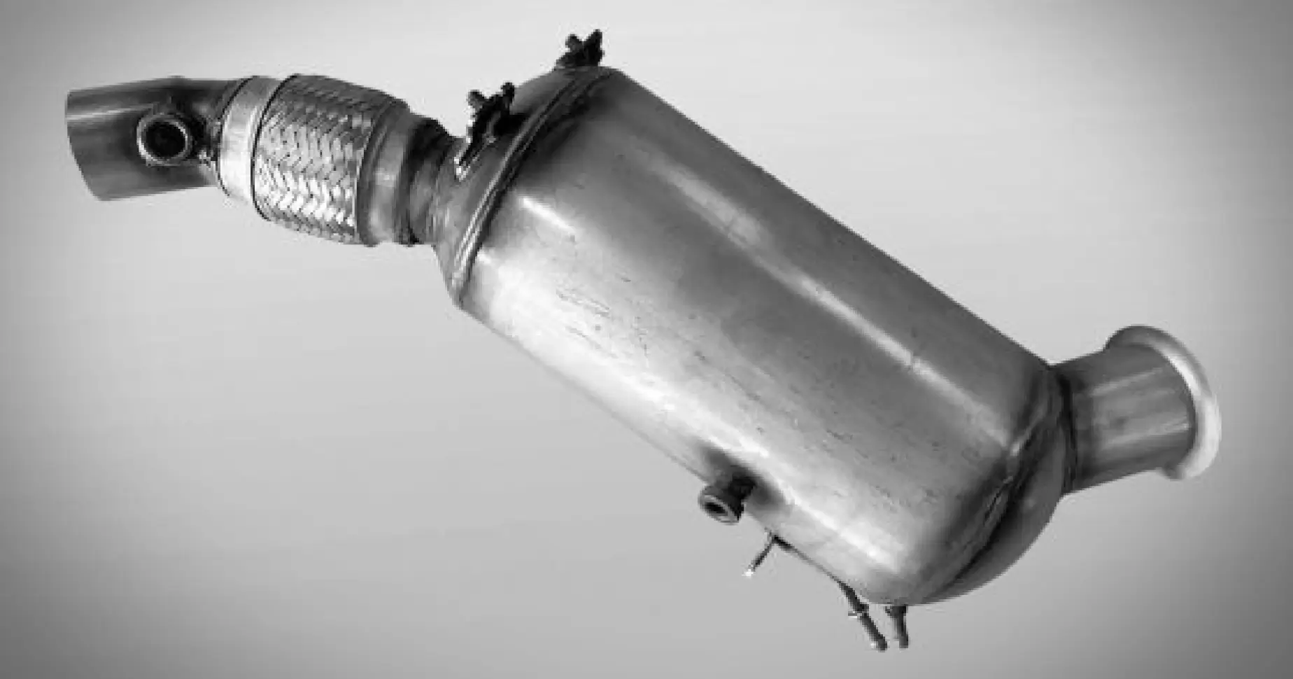 FL-Blog-FeatureImage-What Is A Diesel Particulate Filter2xbw - Fuel Logic Diesel Particulate Filter