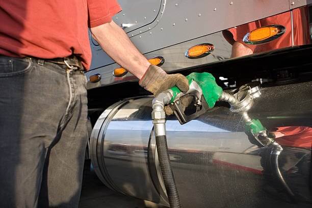 Mobile-Fuel-Station-vs-Traditional-Gas-Station_3 - Fuel Logic fuel delivery service