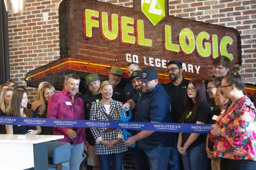 Eliot Vancil ribbon Cutting event