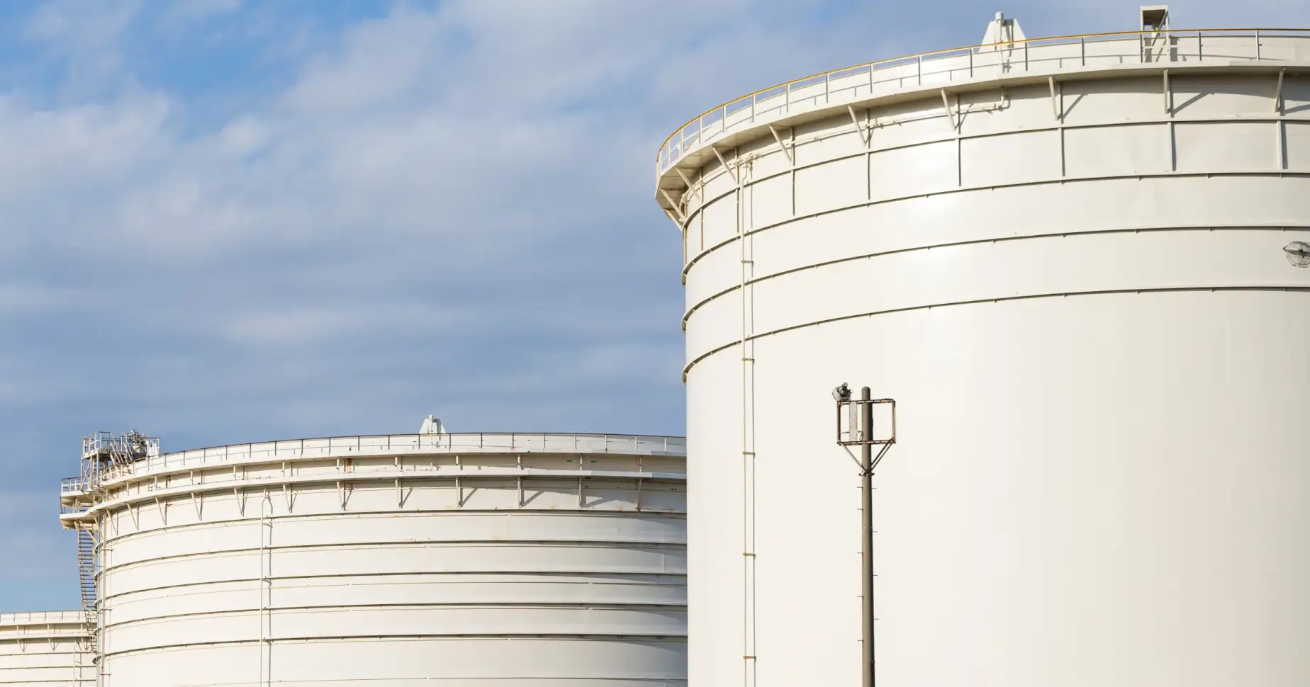 FL-What-to-Know-Before-Setting-Up-Your-Own-Fuel-Storage-System - Fuel Logic fuel storage tanks